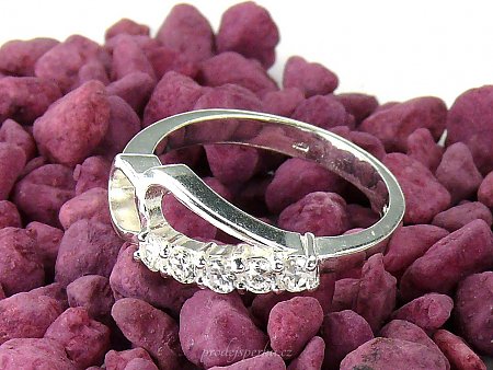 Prsten stříbrný s řadou zirkonů Ag 925/1000