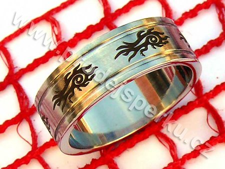 Prsten z lékařské oceli s abstraktním dekorem