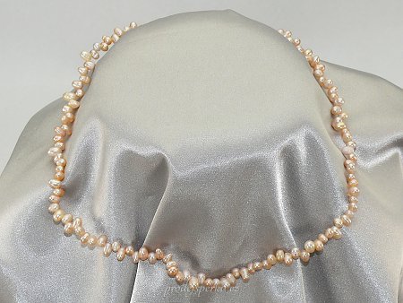 Perly meruňkové malé- náhrdelník 42cm