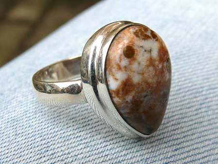 Dámský stříbrný prsten s jaspisem (vel.56)